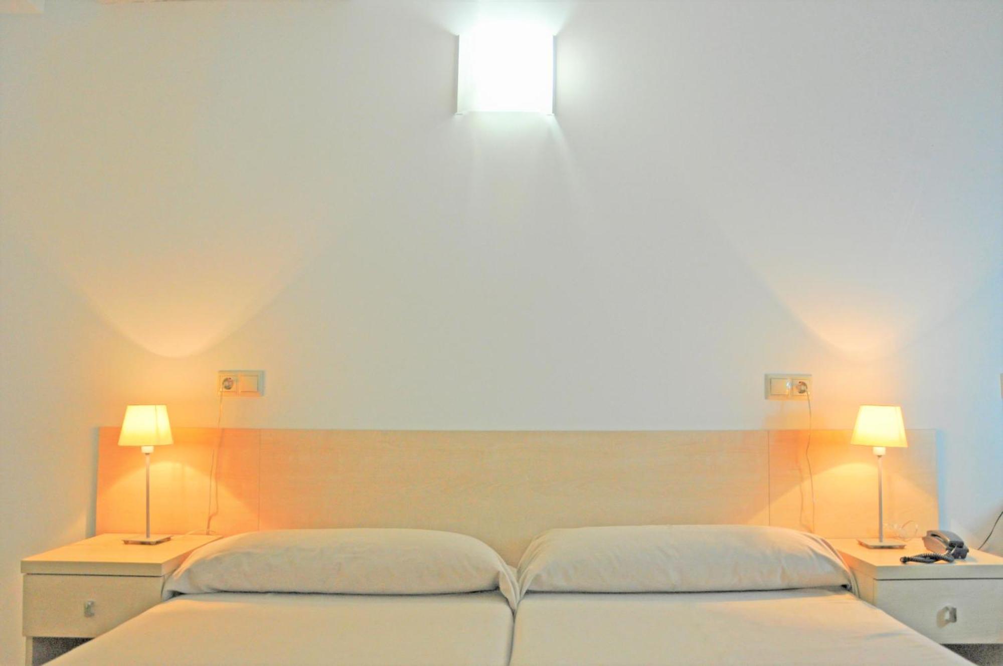 Residencia Universitaria Resa Sant Jordi Таррагона Екстер'єр фото